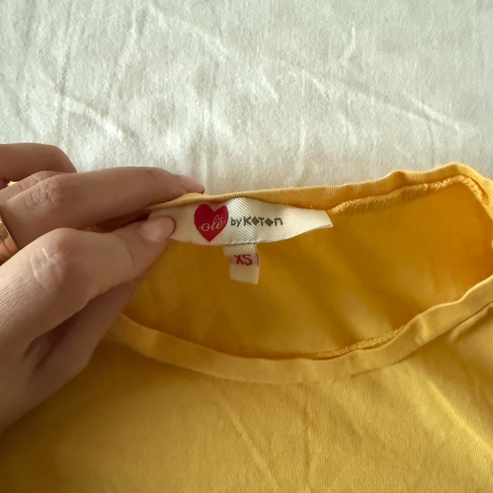 Stylish Yellow Graphic Tee - Picture 2 of 3